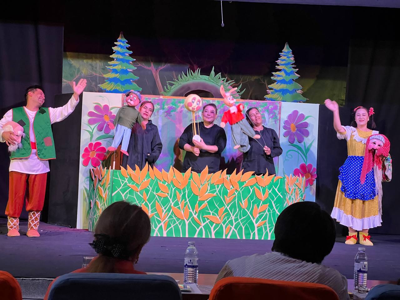 🎭 “Bo‘g‘irsoq” spektakli teatr Badiiy kengashi ko‘rigidan o‘tkazildi.