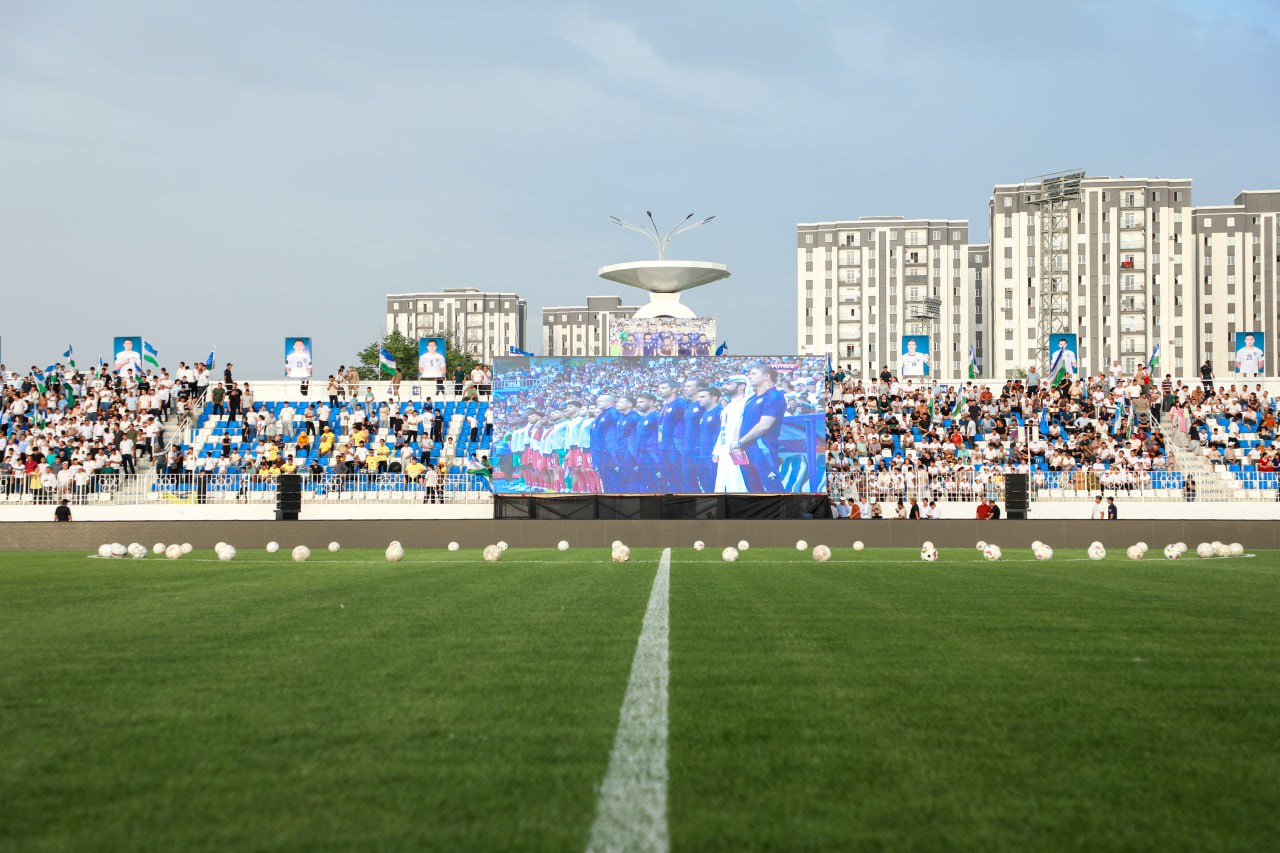 Surxondaryolik muxlislar futbolchilarimizni qo‘llab-quvvatlashmoqda