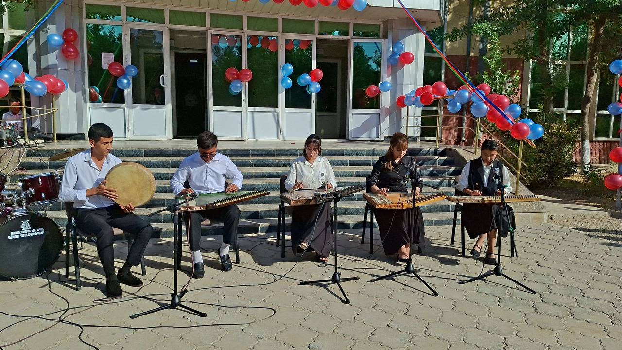 Termiz ixtisoslashtirilgan san’at maktabida 1-oktabr – O‘qituvchi va murabbiylar kuni tantanali nishonlandi