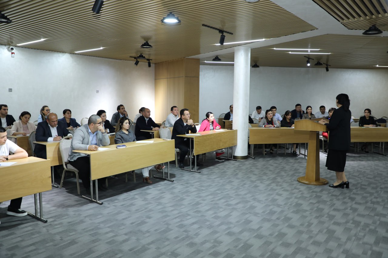 ⚡️ Vazirlik xodimlari diktant yozdi