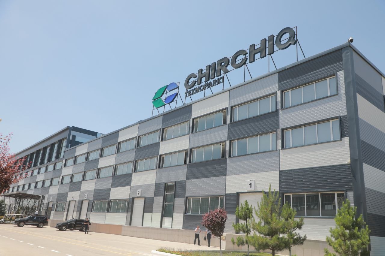 Hokimlar “Chirchiq” texnoparkining ilg‘or sanoat tajribasi bilan tanishdi