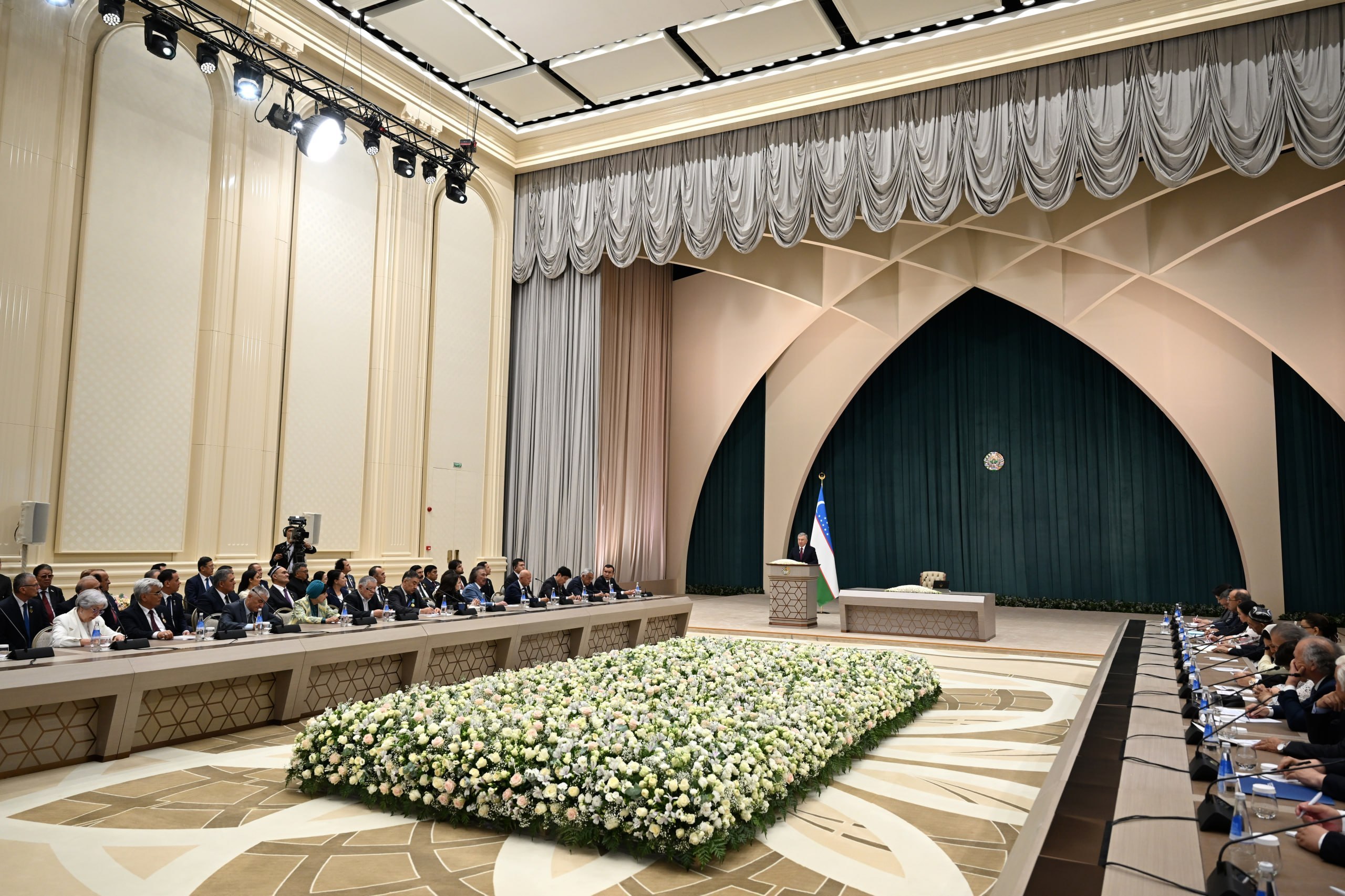 Ushbu uchrashuvga tayyorgarlik davomida ko‘plab ijodkorlar bilan suhbatlar o‘tkazildi, madaniyat va san’at obyektlari joyiga borib ko‘rildi.